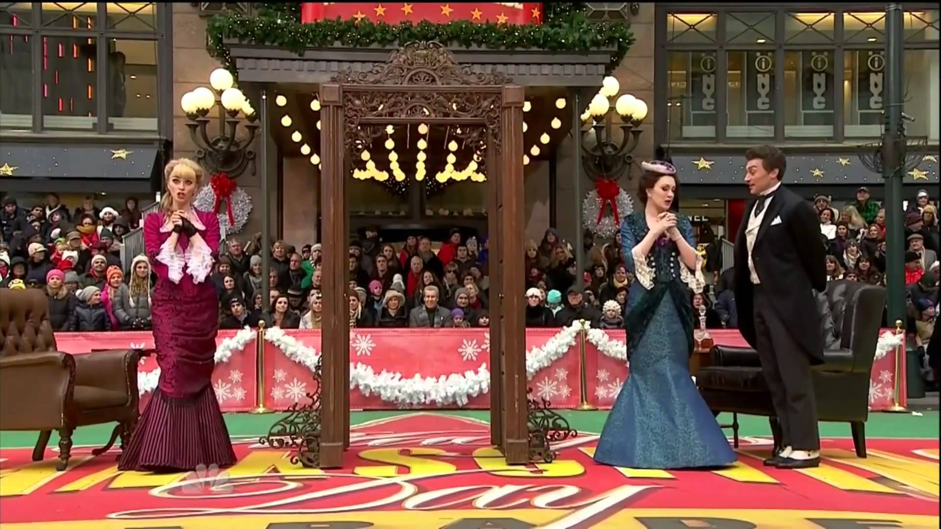 Thanksgiving Day Parade 2014 - A Gentleman's Guide to Love and Murder